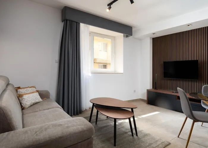 Modern 1br Close To Manoel Island Saint Julians & Tigne Shopping Mall Daire Gzira