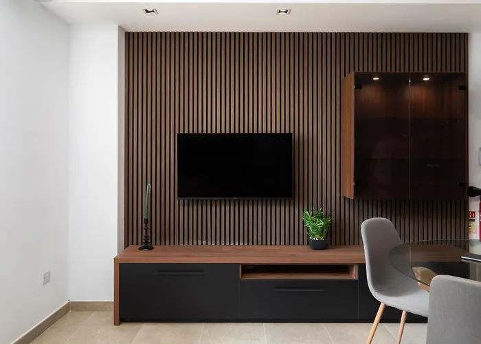 Modern 1br Close To Manoel Island Saint Julians & Tigne Shopping Mall Daire Gzira