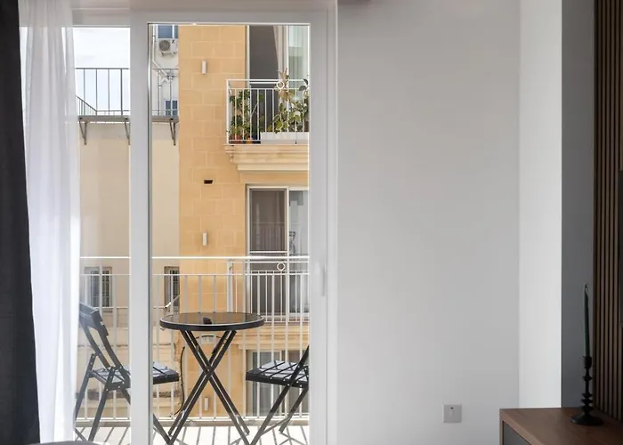 Daire Modern 1br Close To Manoel Island Saint Julians & Tigne Shopping Mall Gzira